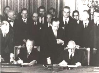 Signature du traité de l'Elysée